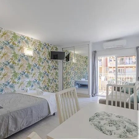 Appartement Beautiful In Minerva With Pool Open Year